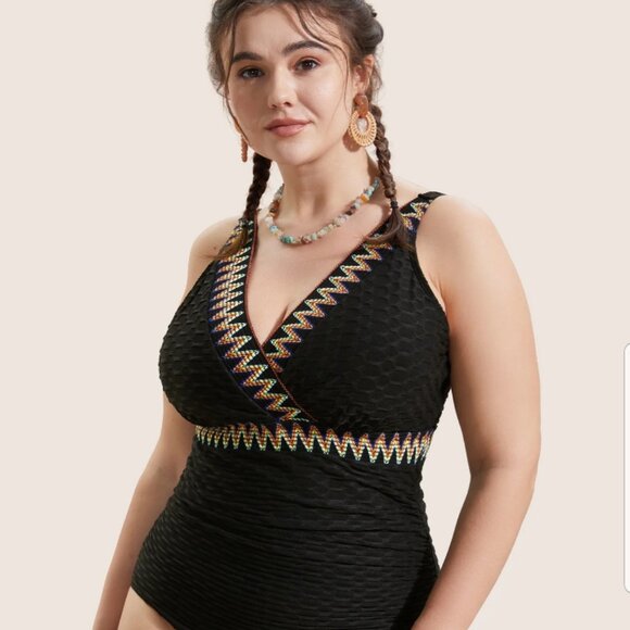 Black one piece - Picture 3 of 4